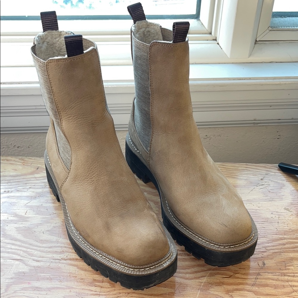 Sam Edelman Tan Chelsea Boots Chunky Black Sole Detail 9